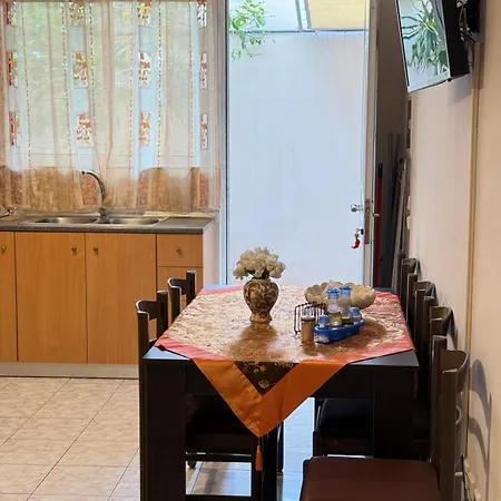 Apartamento George's & Amalia's Appartments 2 *