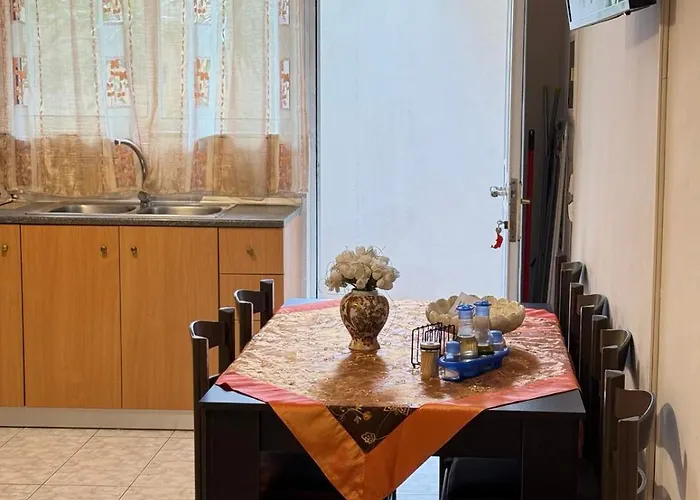 Daire George's & Amalia's Appartments 2 *