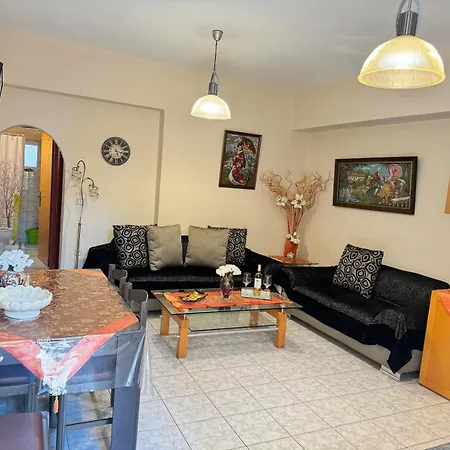 アパート George's & Amalia's Appartments 2 アファンドウ