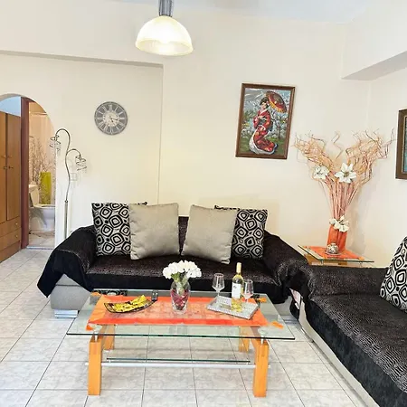 George's & Amalia's Appartments 2 アパート アファンドウ