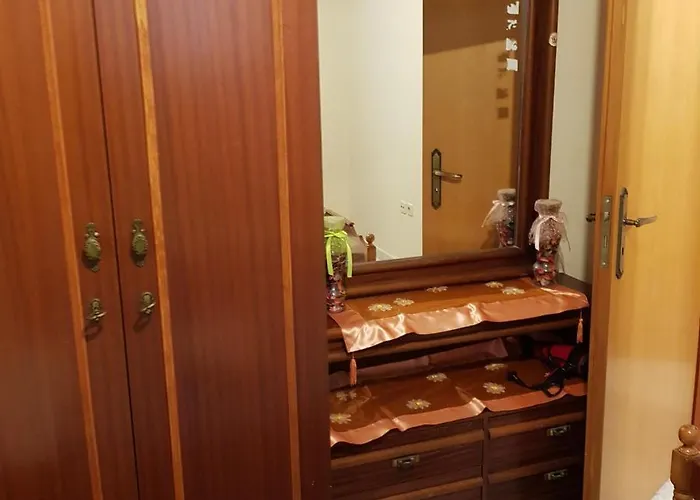 아파트 George's & Amalia's Appartments 2 아판토우