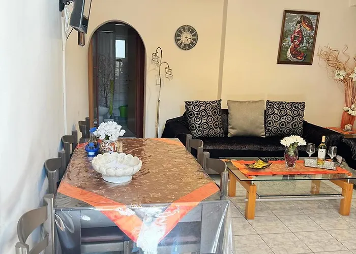 George's & Amalia's Appartments 2 아파트 아판토우