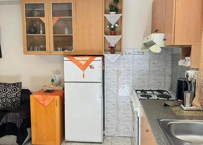 아파트 George's & Amalia's Appartments 2 아판토우