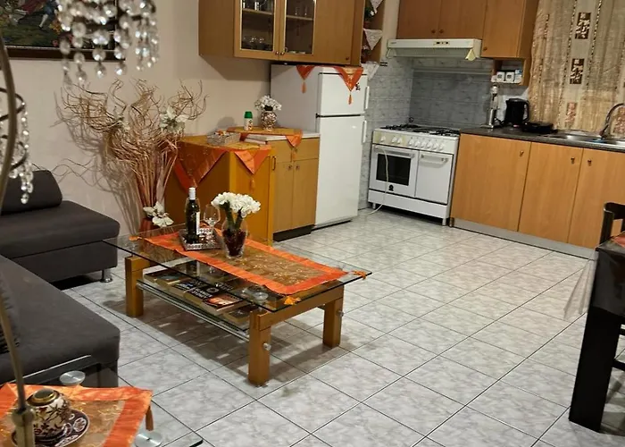 George's & Amalia's Appartments 2 아판토우