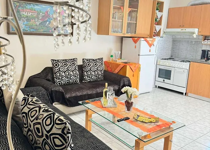 George's & Amalia's Appartments 2